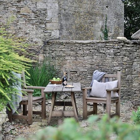 The Bothy Beverston Castle Тетбери Экстерьер фото