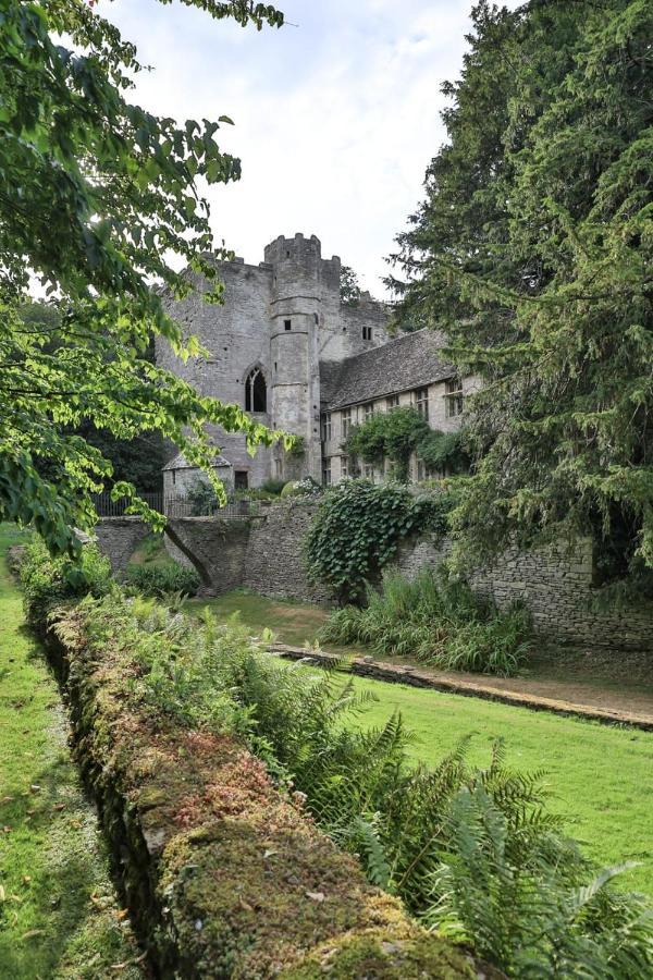 The Bothy Beverston Castle Тетбери Экстерьер фото